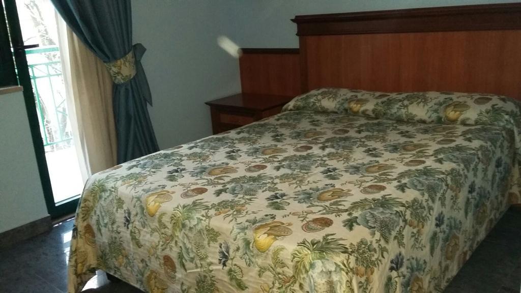 Hotel Malaga Avellino Bagian luar foto