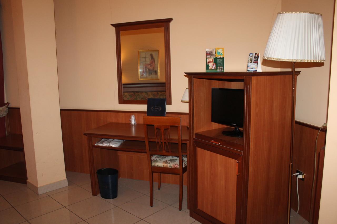 Hotel Malaga Avellino Bagian luar foto