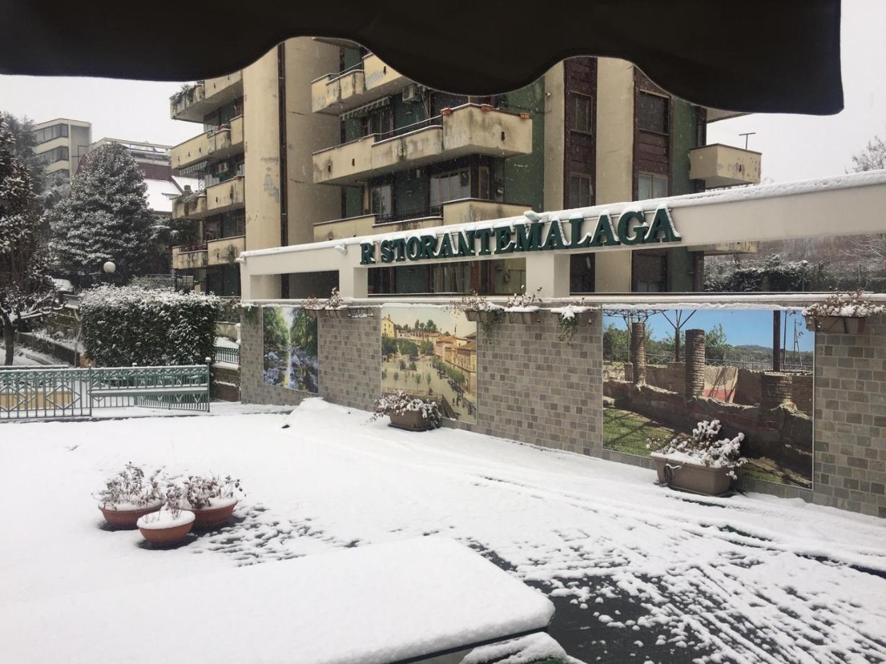 Hotel Malaga Avellino Bagian luar foto