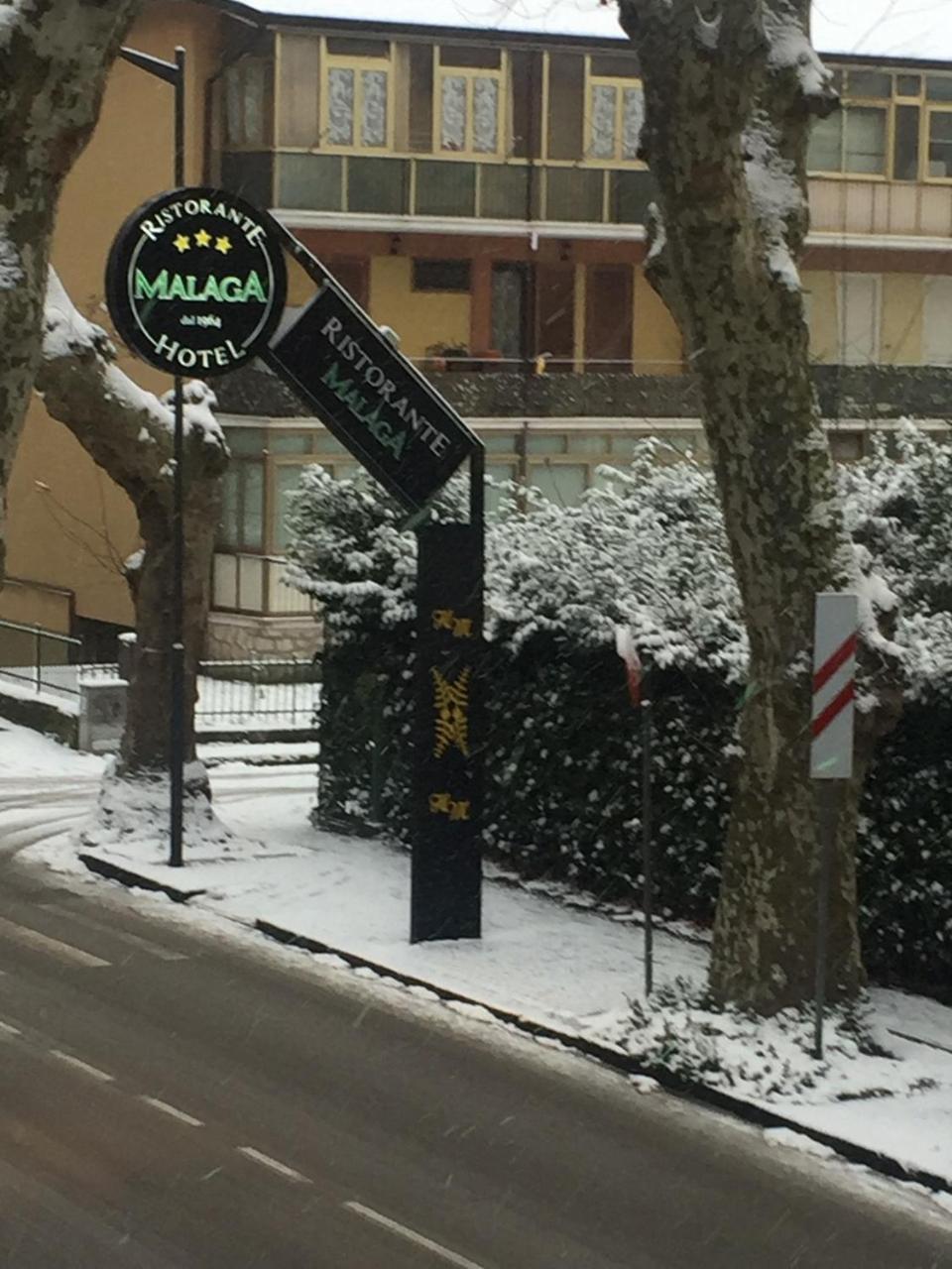 Hotel Malaga Avellino Bagian luar foto
