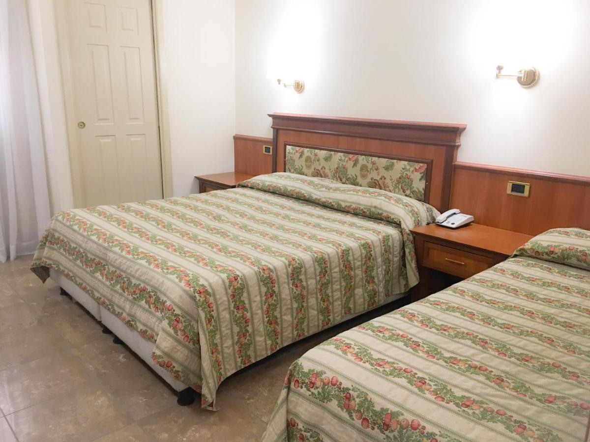 Hotel Malaga Avellino Bagian luar foto